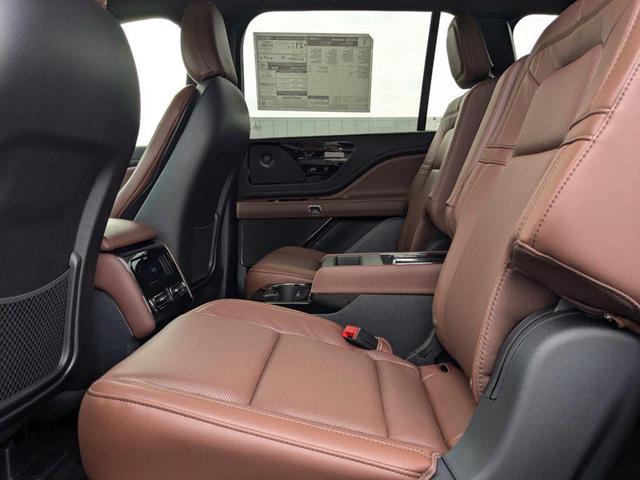 Photo of 2025 Black Metallic Lincoln Aviator