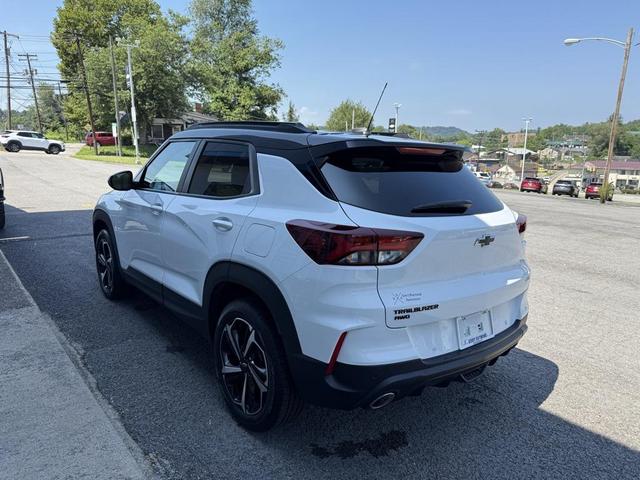 Photo of 2023 Summit White Chevrolet Trailblazer