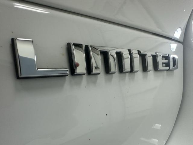 Photo of 2021 Bright White Clearcoat Jeep Grand Cherokee L