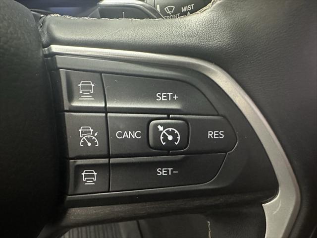 Photo of 2021 Bright White Clearcoat Jeep Grand Cherokee L