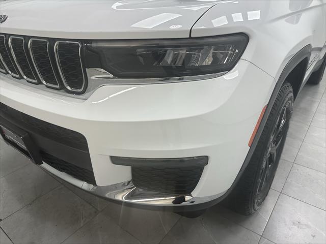 Photo of 2021 Bright White Clearcoat Jeep Grand Cherokee L