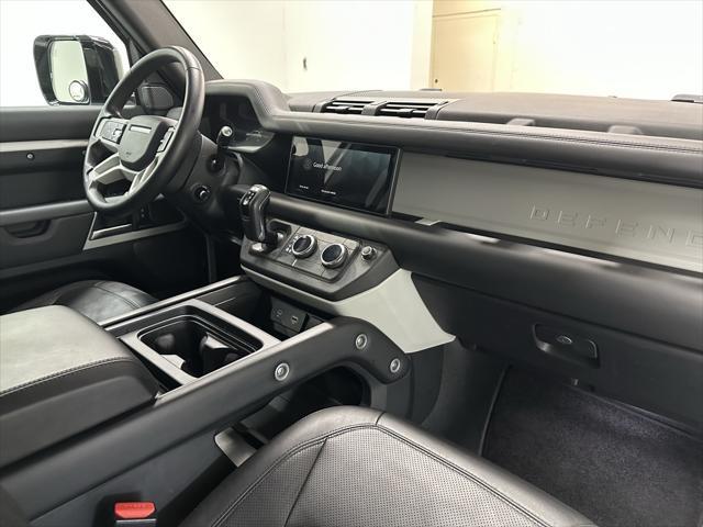 Photo of 2024 Fuji White Land Rover Defender