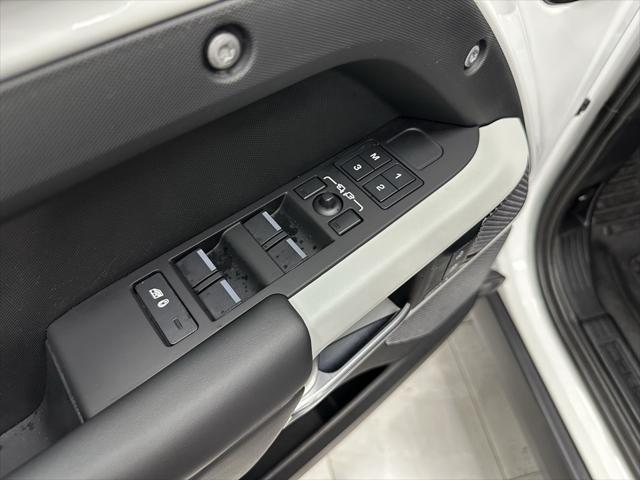 Photo of 2024 Fuji White Land Rover Defender