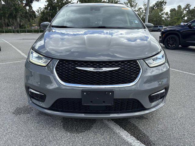 Photo of 2022 Ceramic Gray Clearcoat Chrysler Pacifica