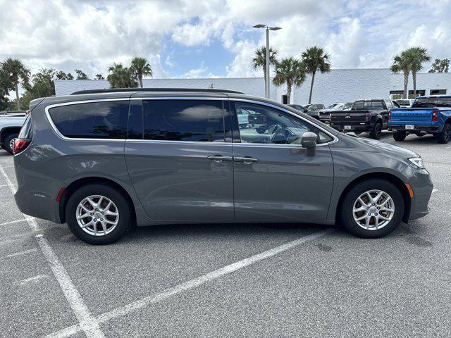 Photo of 2022 Ceramic Gray Clearcoat Chrysler Pacifica