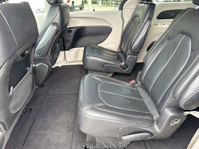 Photo of 2022 Ceramic Gray Clearcoat Chrysler Pacifica