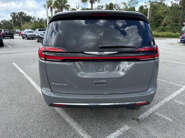 Photo of 2022 Ceramic Gray Clearcoat Chrysler Pacifica