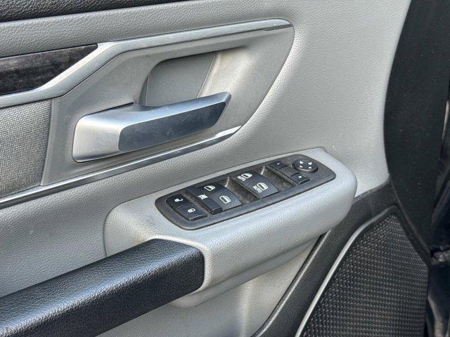 Photo of 2022 Diamond Black Crystal Pearlcoat RAM 1500