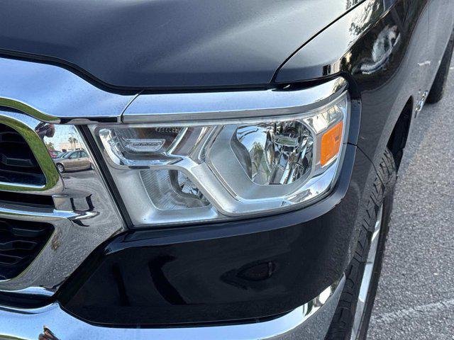 Photo of 2022 Diamond Black Crystal Pearlcoat RAM 1500