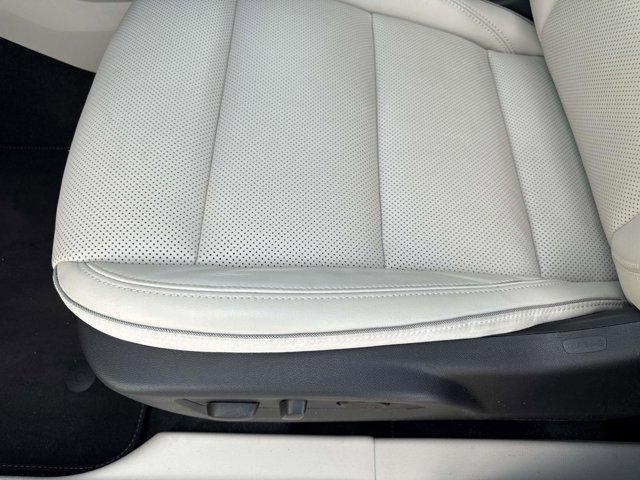 Photo of 2021 Summit White Buick Envision