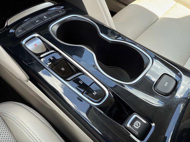 Photo of 2021 Summit White Buick Envision