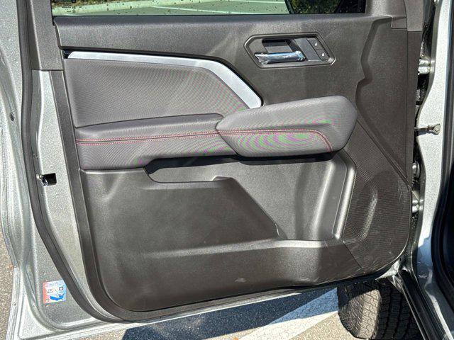 Photo of 2025 Sterling Gray Metallic Chevrolet Colorado