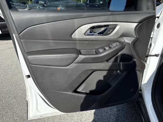 Photo of 2020 Summit White Chevrolet Traverse
