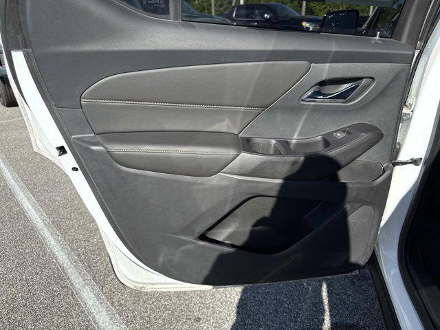 Photo of 2020 Summit White Chevrolet Traverse