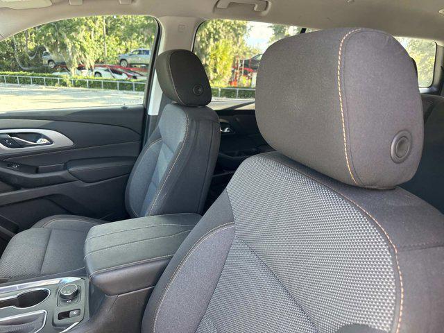 Photo of 2020 Summit White Chevrolet Traverse