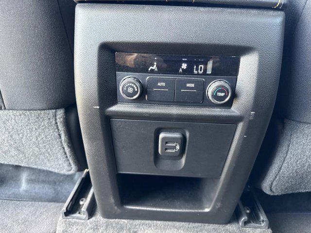 Photo of 2020 Summit White Chevrolet Traverse