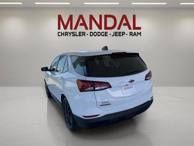 Photo of 2023 Summit White Chevrolet Equinox