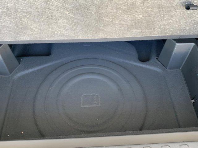 Photo of 2023 Summit White Chevrolet Equinox
