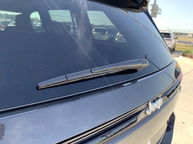 Photo of 2025 Metallic Jeep Grand Cherokee
