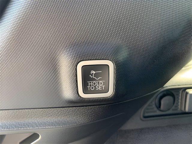 Photo of 2025 Metallic Jeep Grand Cherokee