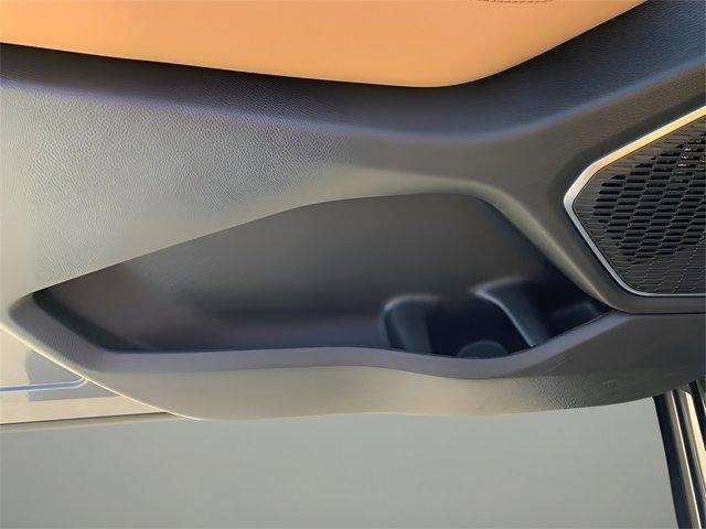 Photo of 2025 Metallic Jeep Grand Cherokee