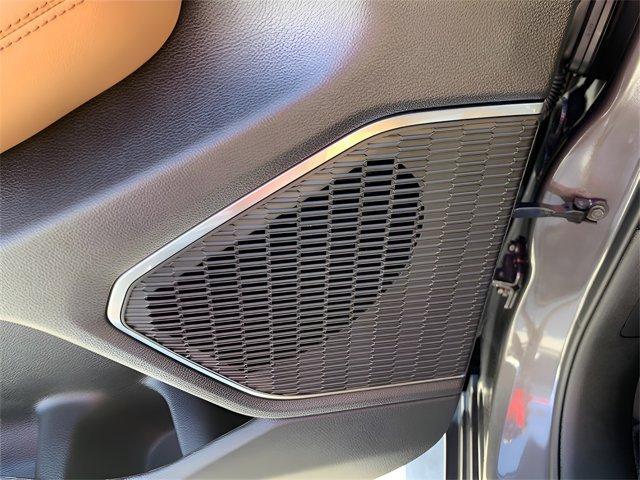 Photo of 2025 Metallic Jeep Grand Cherokee