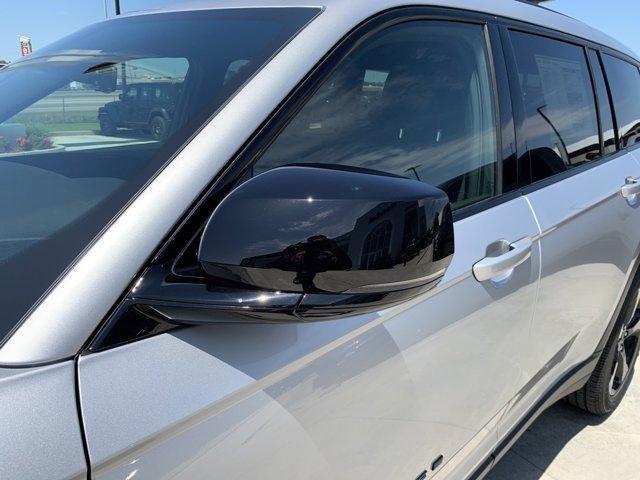 Photo of 2025 Silver Zynith Jeep Grand Cherokee L