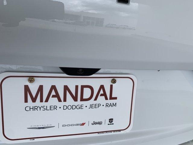 Photo of 2025 Bright White Clearcoat Jeep Grand Cherokee L