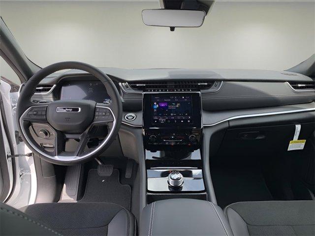 Photo of 2025 Bright White Clearcoat Jeep Grand Cherokee L