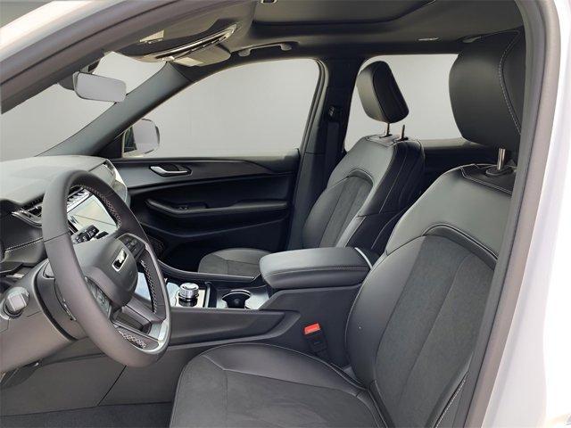 Photo of 2025 Bright White Clearcoat Jeep Grand Cherokee L