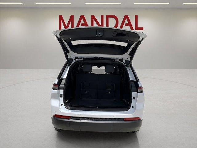 Photo of 2025 Bright White Clearcoat Jeep Grand Cherokee L
