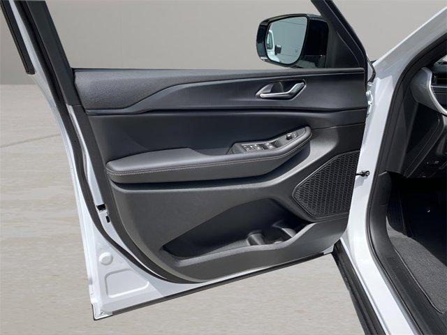 Photo of 2025 Bright White Clearcoat Jeep Grand Cherokee L