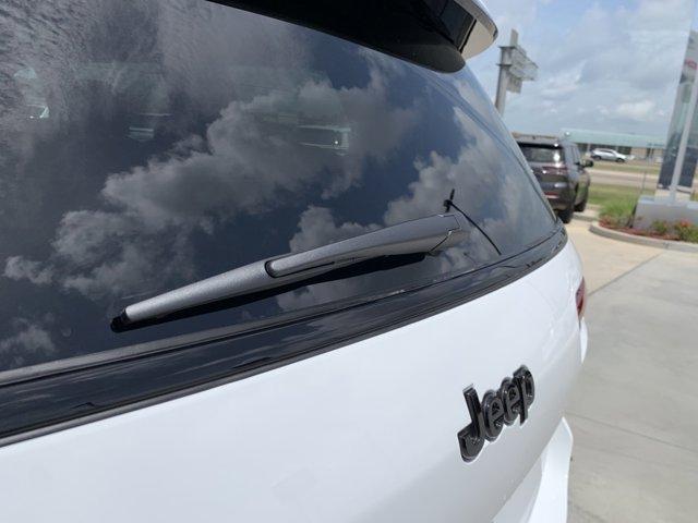 Photo of 2025 Bright White Clearcoat Jeep Grand Cherokee L