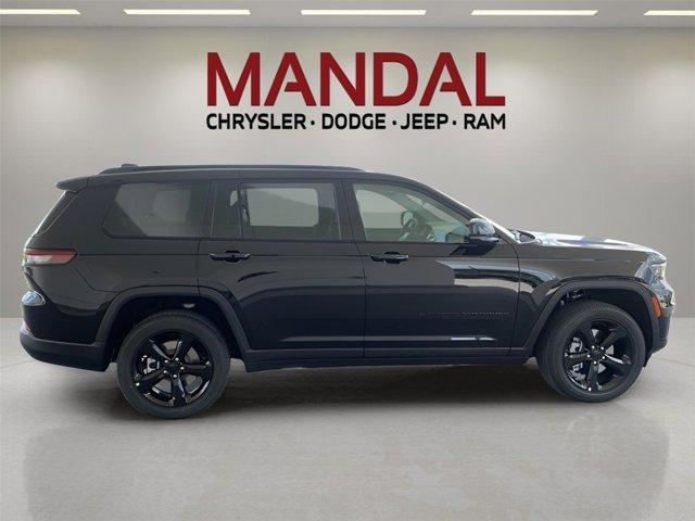 Photo of 2025 Diamond Black Jeep Grand Cherokee L