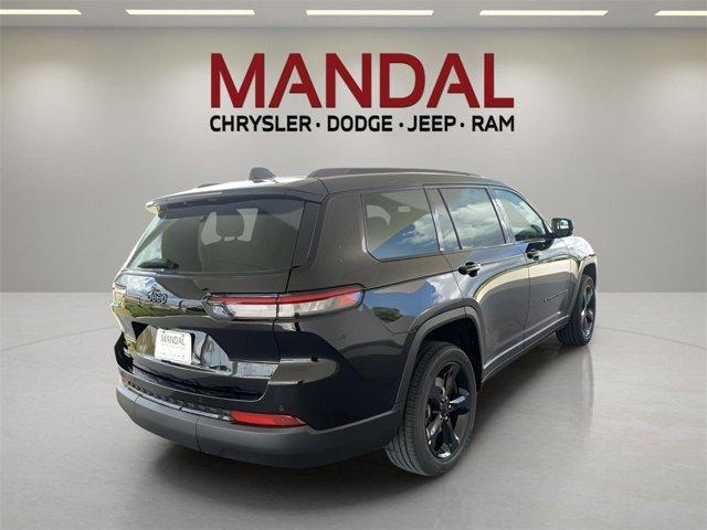 Photo of 2025 Diamond Black Jeep Grand Cherokee L
