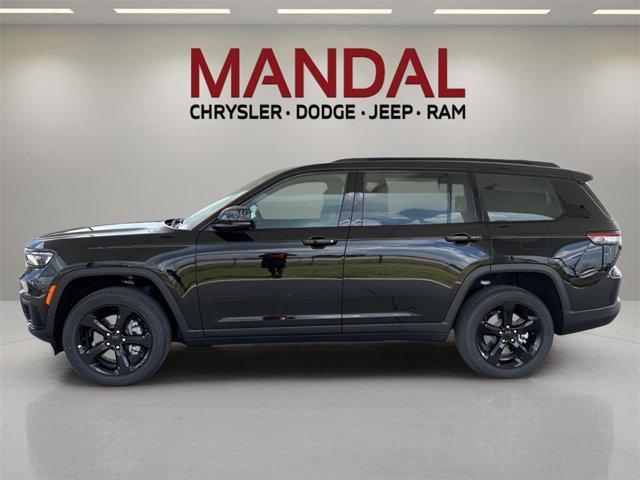 Photo of 2025 Diamond Black Jeep Grand Cherokee L