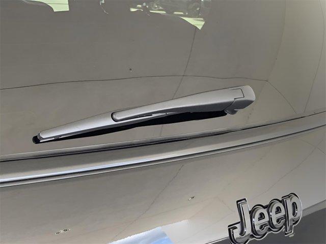 Photo of 2025 Diamond Black Jeep Grand Cherokee L