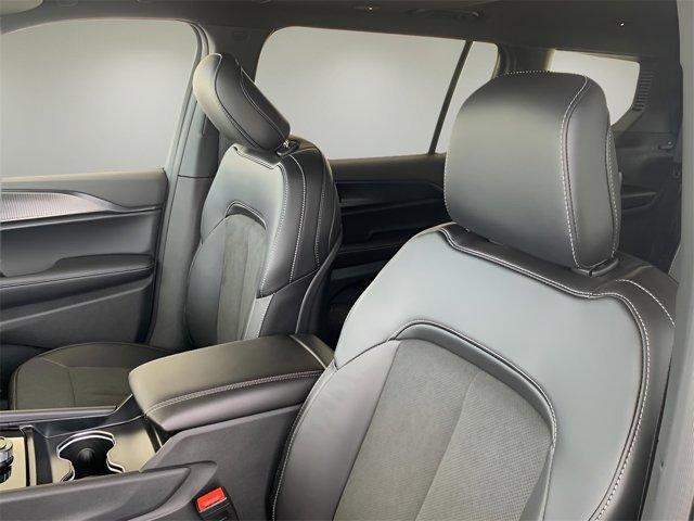 Photo of 2025 Diamond Black Jeep Grand Cherokee L