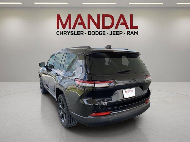 Photo of 2025 Diamond Black Jeep Grand Cherokee L