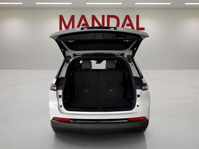Photo of 2023 Bright White Clearcoat Jeep Grand Cherokee L