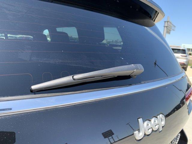 Photo of 2025 Diamond Black Jeep Grand Cherokee L