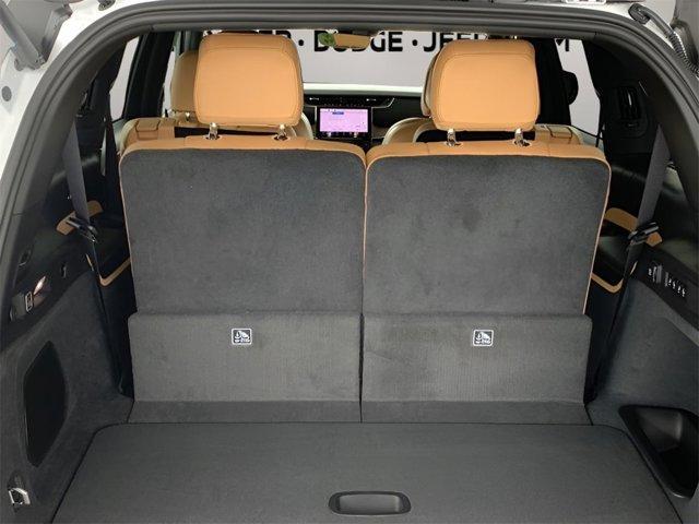 Photo of 2025 Bright White Clearcoat Jeep Grand Cherokee L