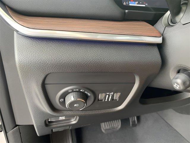 Photo of 2025 Bright White Clearcoat Jeep Grand Cherokee L