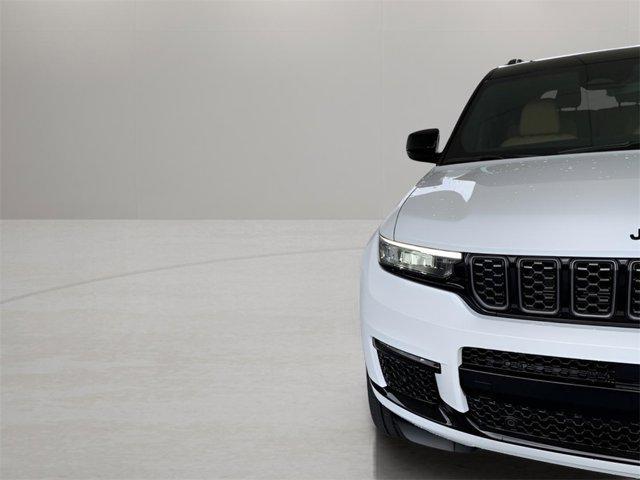 Photo of 2025 Bright White Clearcoat Jeep Grand Cherokee L