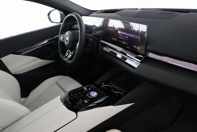 Photo of 2025 Brooklyn Grey Metallic BMW i5