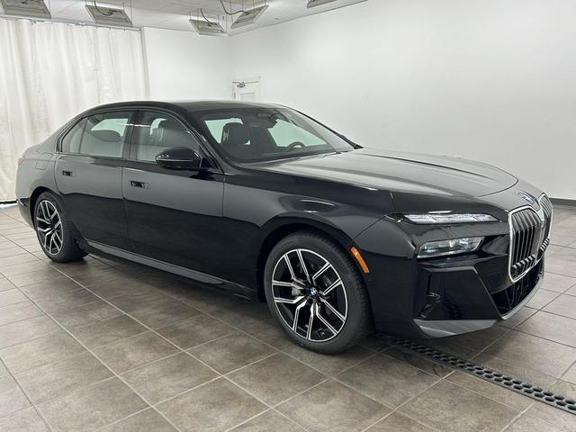 Photo of 2025 Black Sapphire Metallic BMW i7
