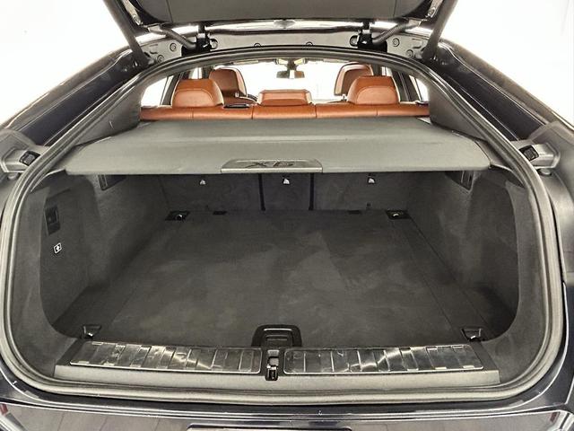 Photo of 2023 Carbon Black Metallic BMW X6