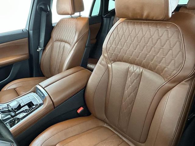 Photo of 2023 Carbon Black Metallic BMW X6