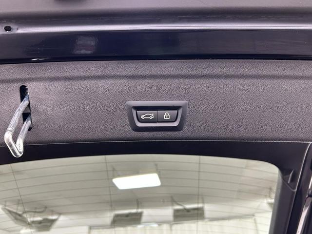 Photo of 2023 Carbon Black Metallic BMW X6