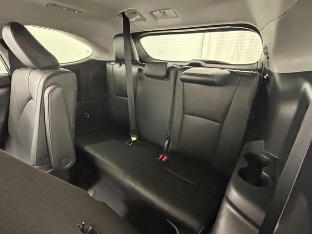 Photo of 2020 Celestial Silver Metallic Toyota Highlander Hybrid